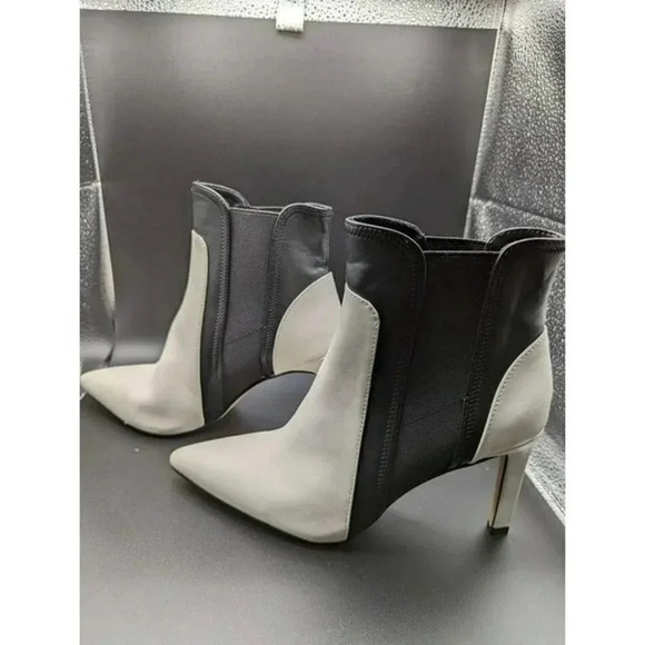New York And Company FAYE HIGH-HEEL BOOTIE - COLORBLOCK SIZE 8M - Picture 3 of 5